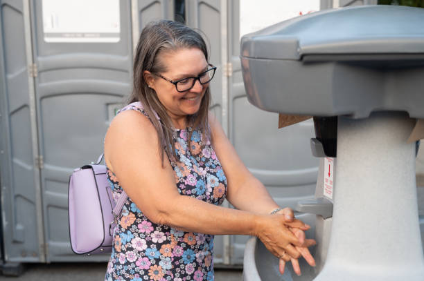 Affordable portable toilet rental in Parker, FL